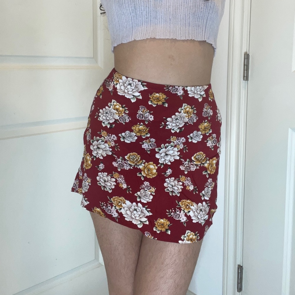 Forever 21 XS Floral Miniskirt